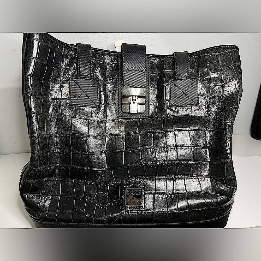 Dooney & Burke | handbag | green/ black